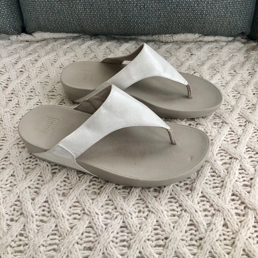 Fitflop White Shimmer Sandals. Size 11.